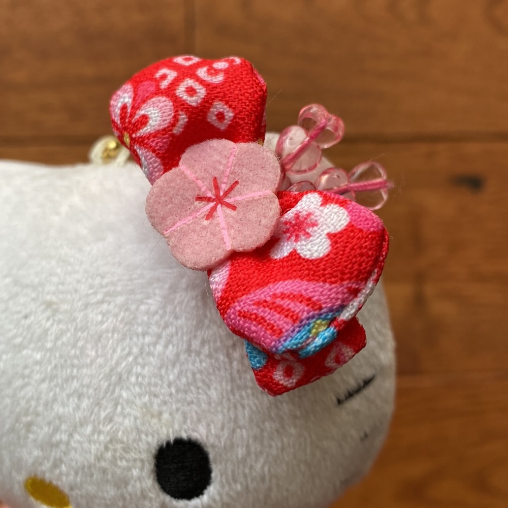 Hello Kitty Plush - Picture 3 of 5